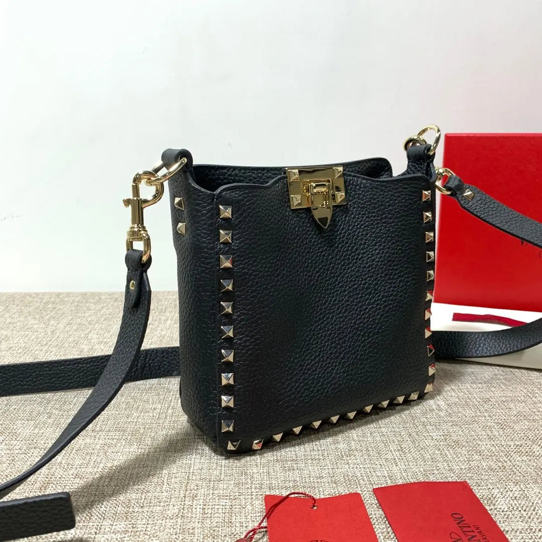grain Valentino Black Studded Bucket Bag - Hình 3