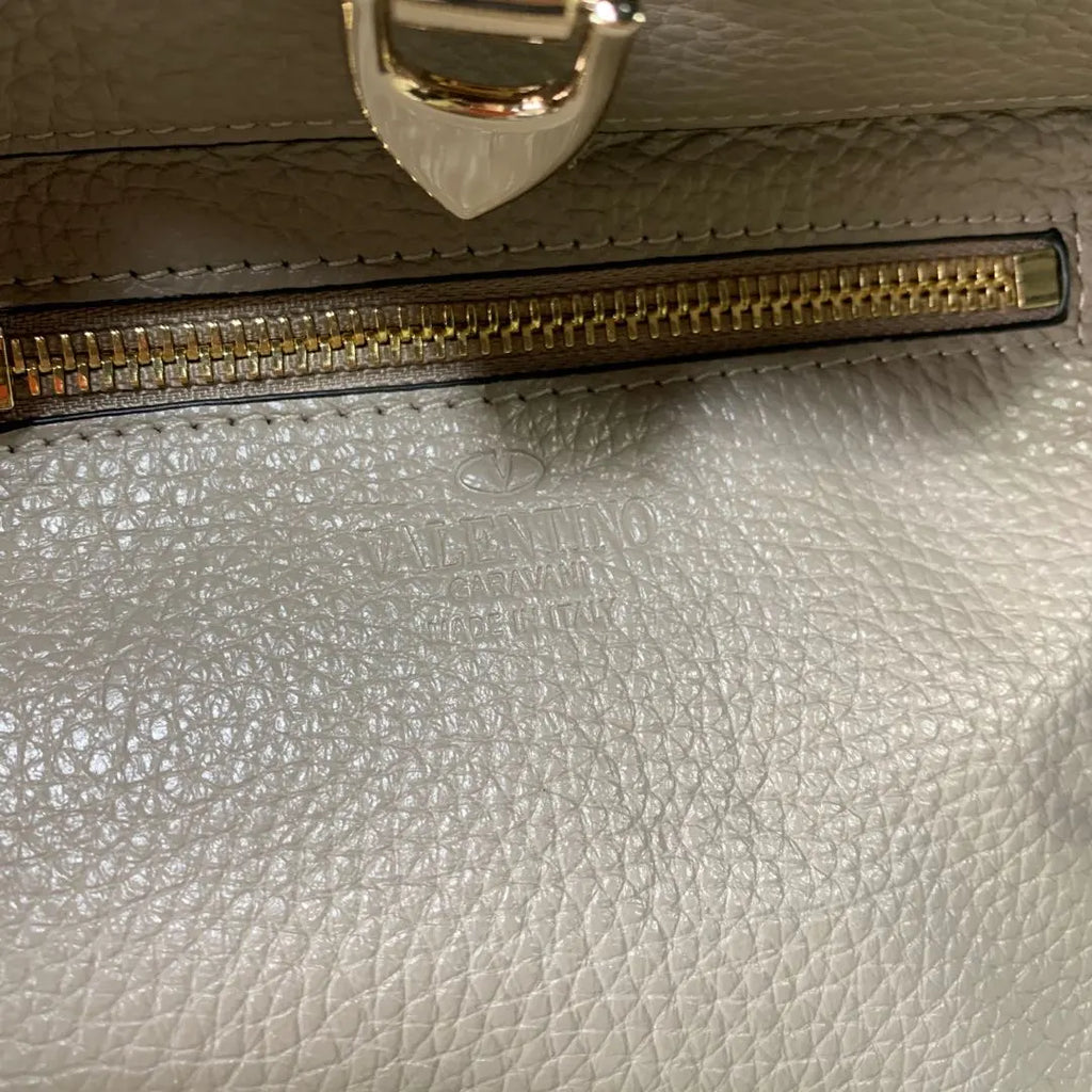 leather Valentino Dove Gray Rockstud Bag - Hình 7