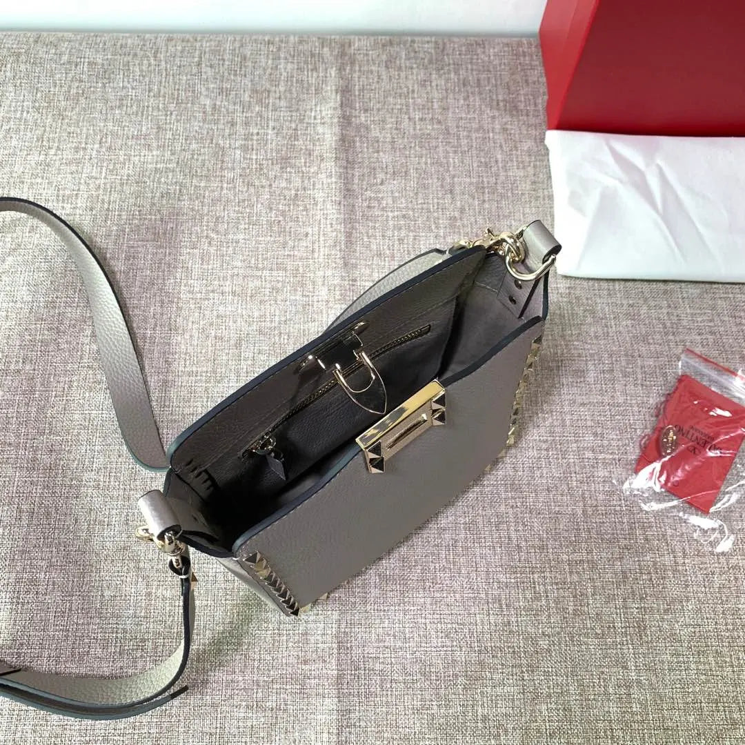 leather Valentino Dove Gray Rockstud Bag - Hình 5