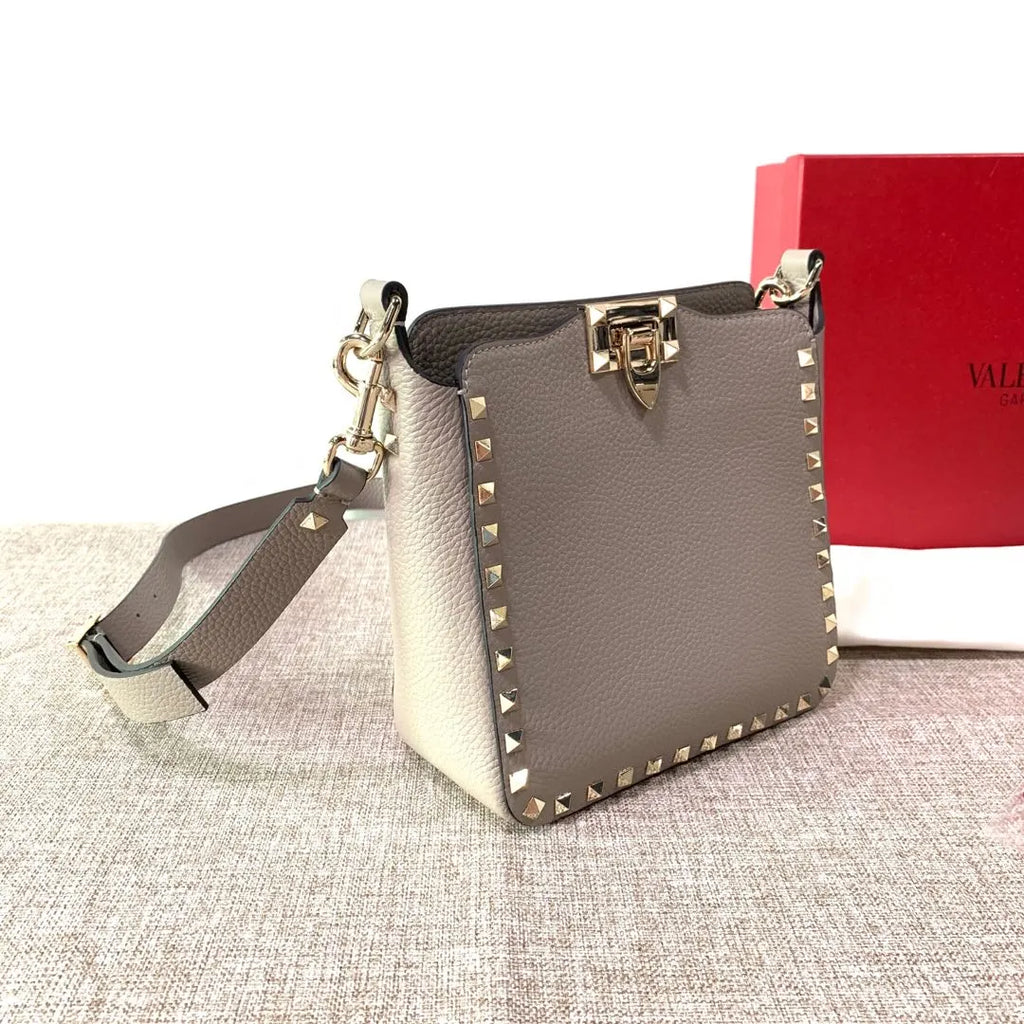 leather Valentino Dove Gray Rockstud Bag - Hình 2