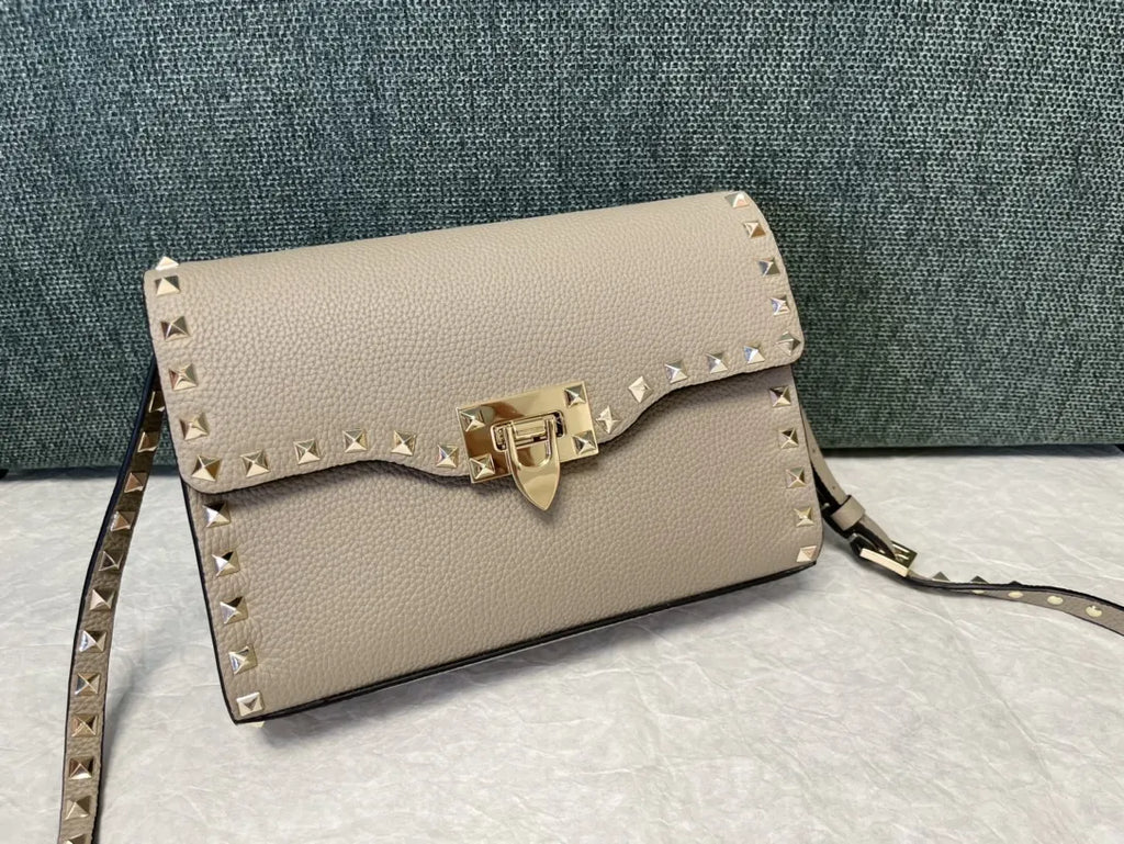 Valentino Rockstud Black Leather Crossbody Bag - Hình 7