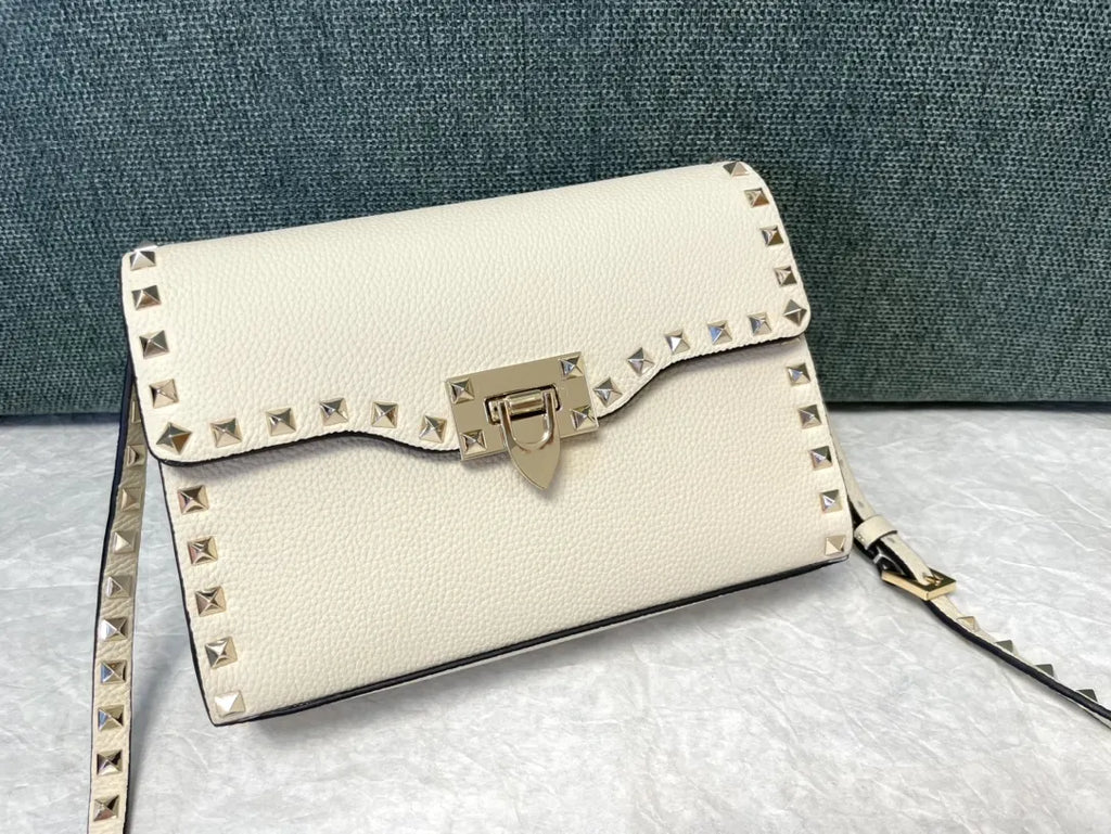 Valentino Rockstud Black Leather Crossbody Bag - Hình 3