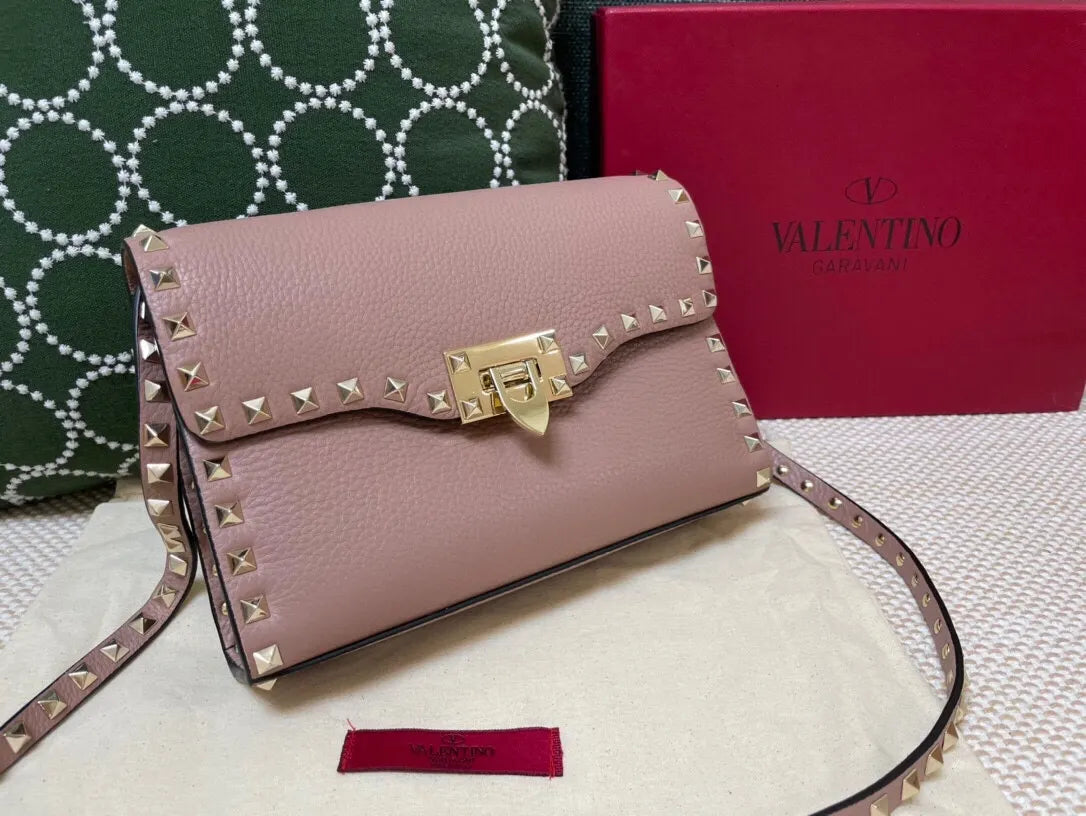 Valentino Rockstud Black Leather Crossbody Bag - Hình 6