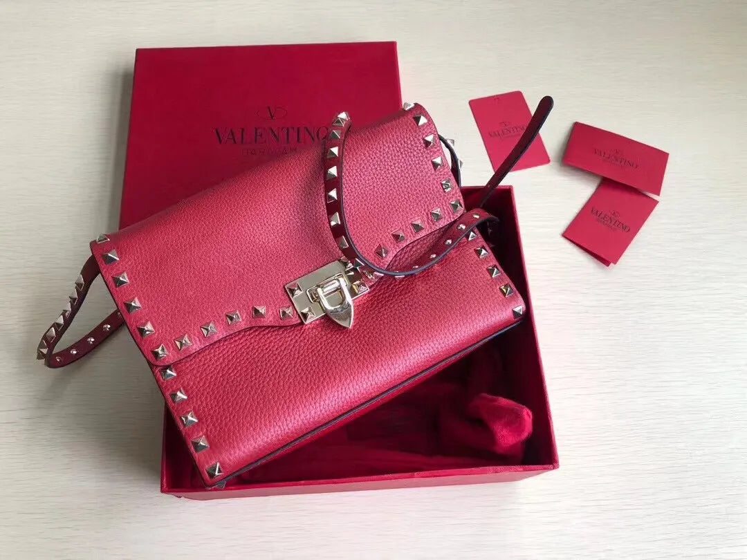 Valentino Rockstud Black Leather Crossbody Bag - Hình 4