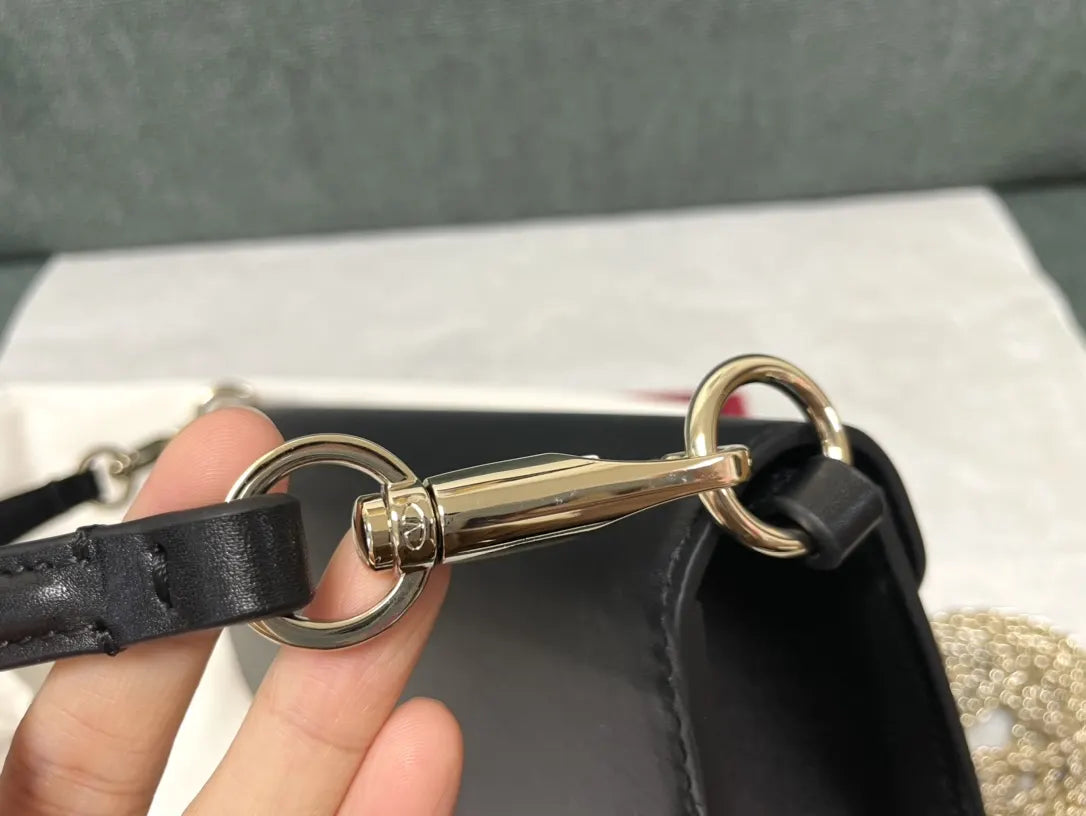 smooth Valentino Black Leather Shoulder Bag - Hình 5