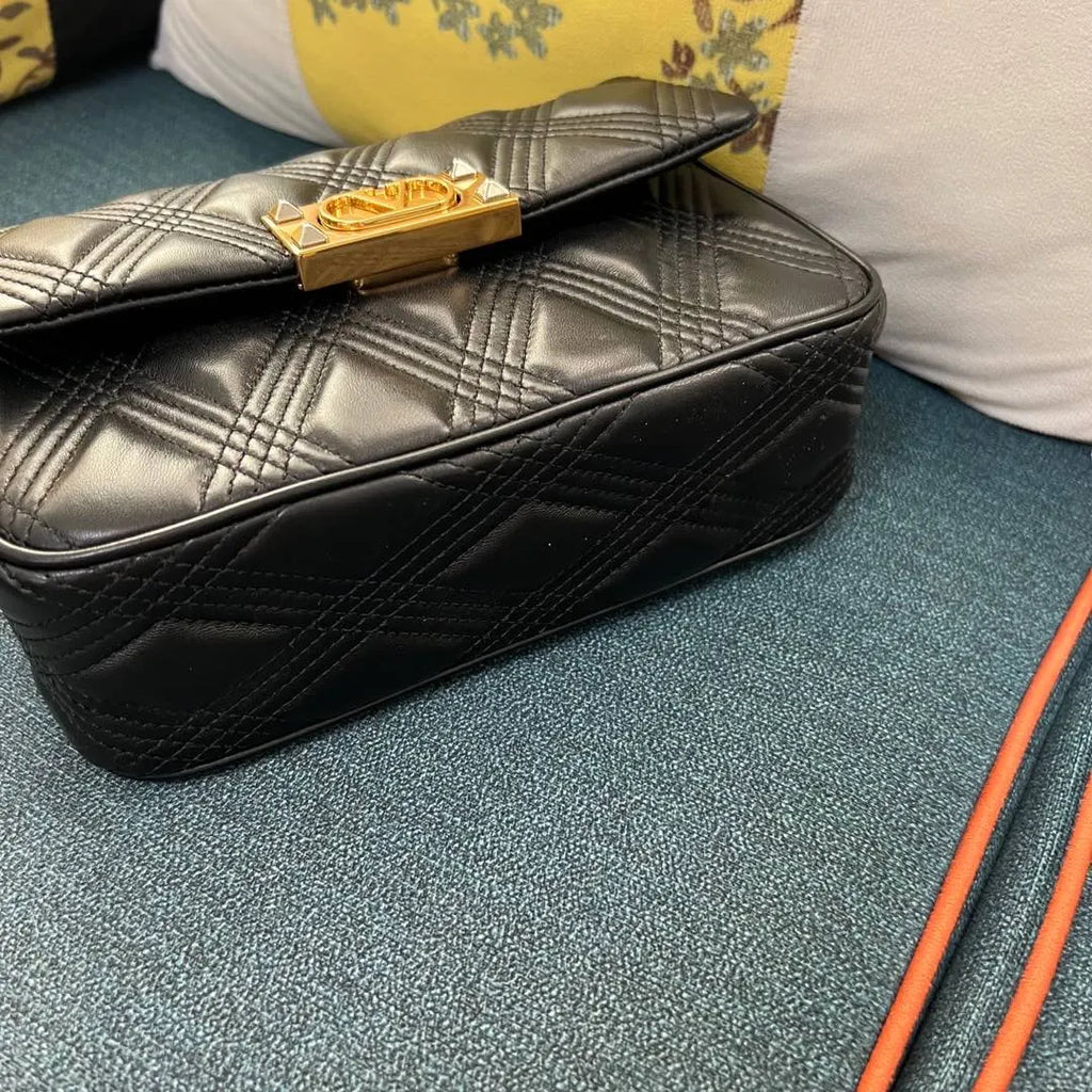 Valentino Black Quilted Shoulder Bag - Hình 5