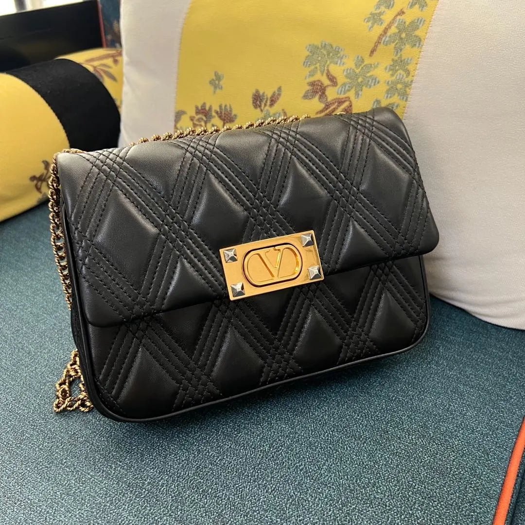 Valentino Black Quilted Shoulder Bag - Hình 2