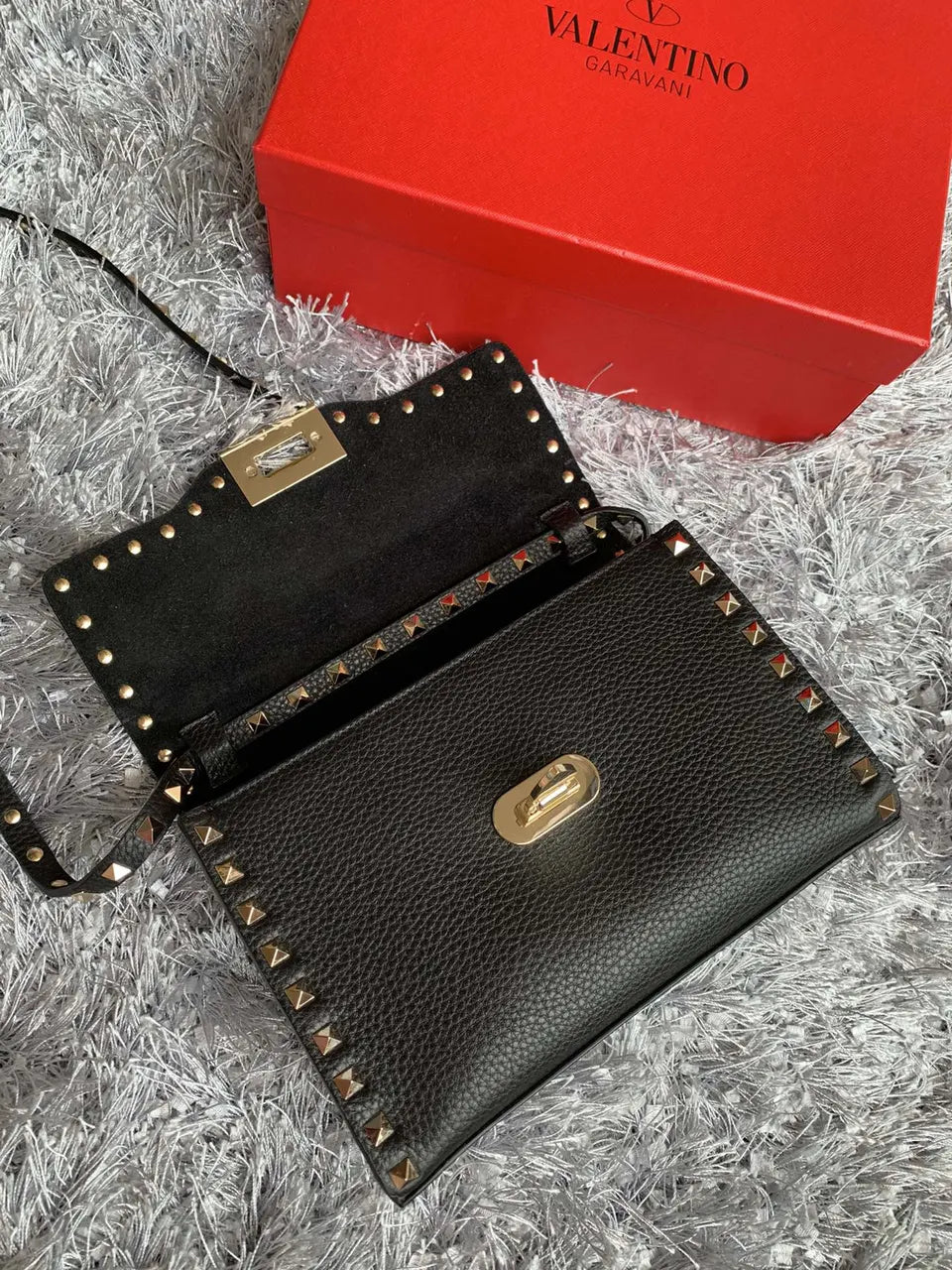 Valentino Black Rockstud Flap Bag - Hình 6