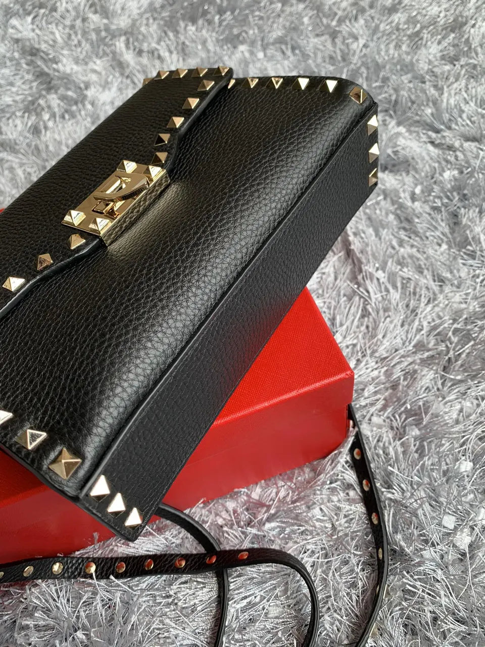 Valentino Black Rockstud Flap Bag - Hình 4