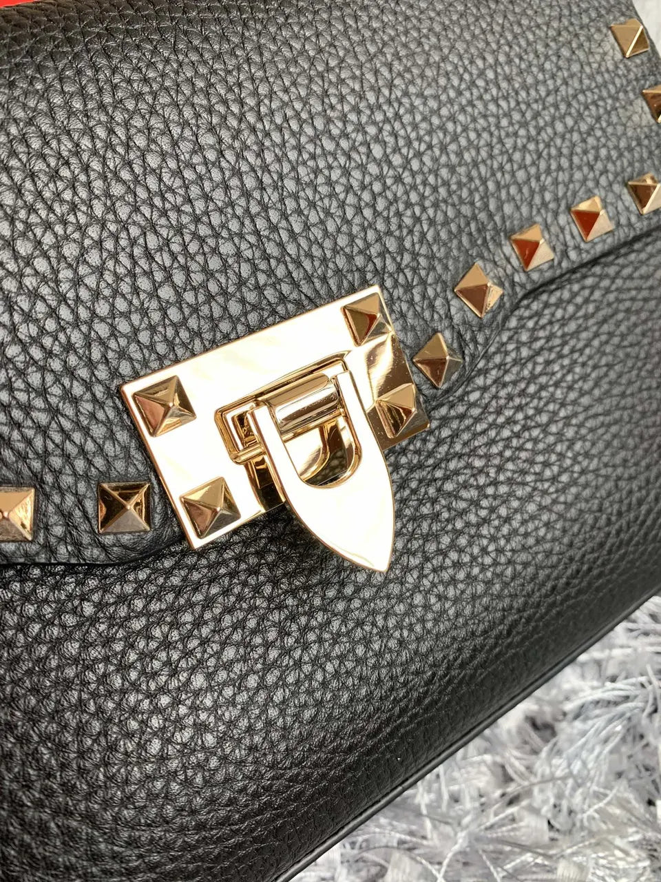 Valentino Black Rockstud Flap Bag - Hình 2