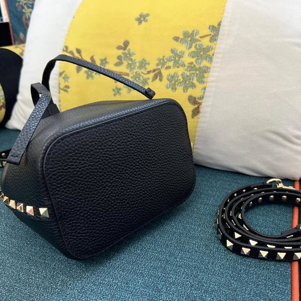 Valentino Black Studded Bucket Bag grain - Hình 3