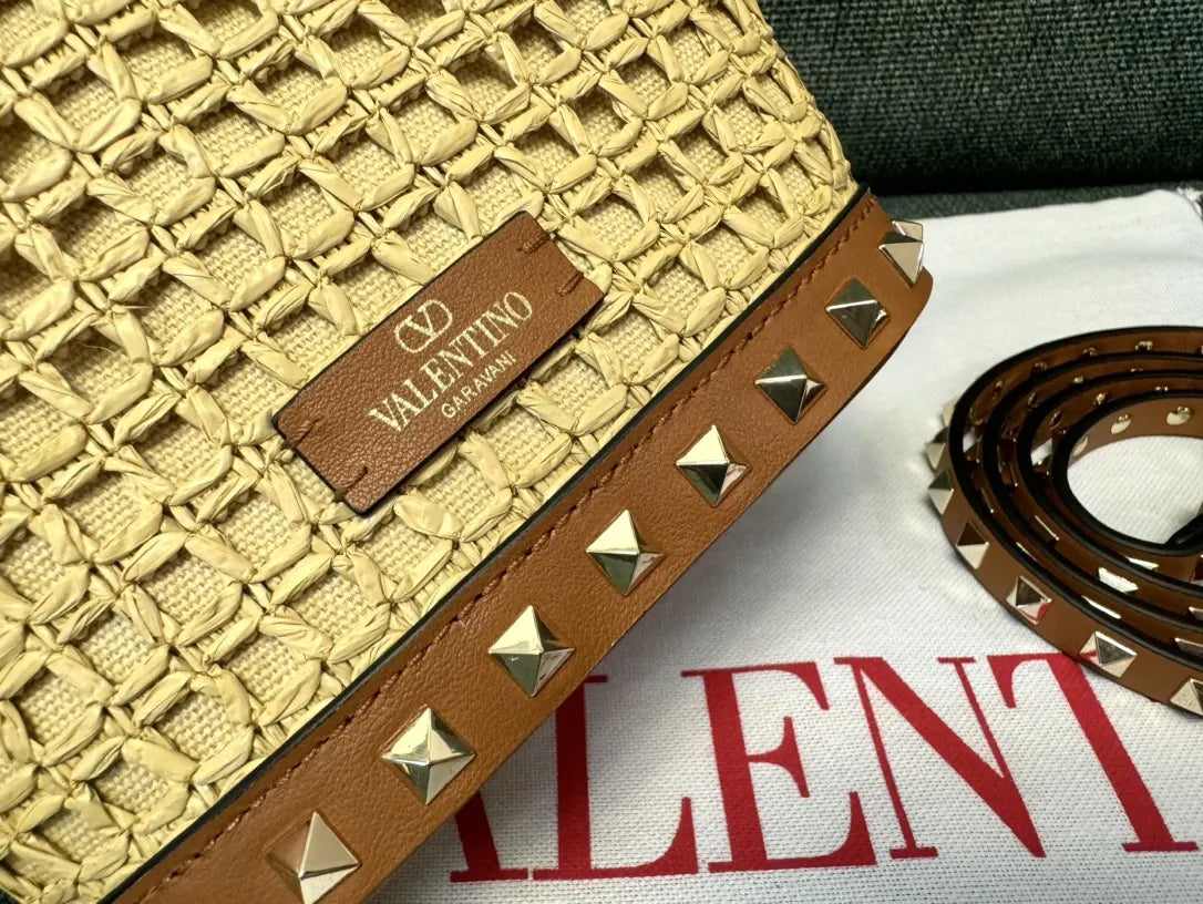 studded Valentino Raffia Bucket Bag - Hình 3