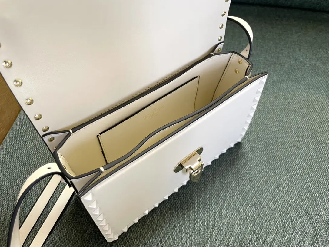 Valentino White Roman Stud Bag - Hình 4