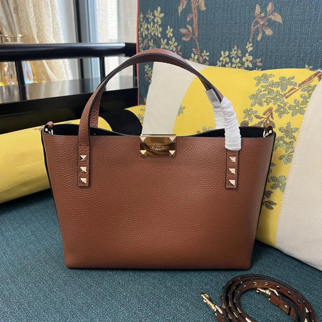 Valentino Caramel Roman Stud Tote - Hình 5