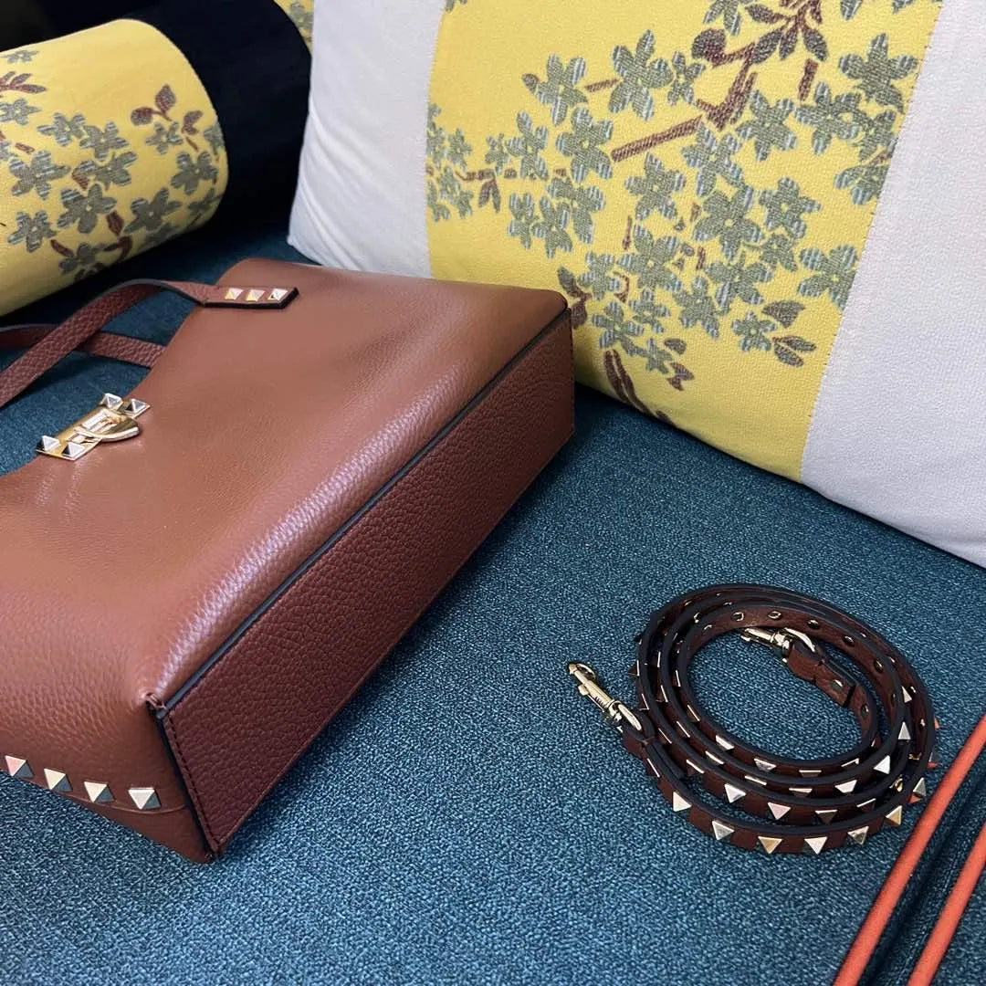 Valentino Caramel Roman Stud Tote - Hình 4