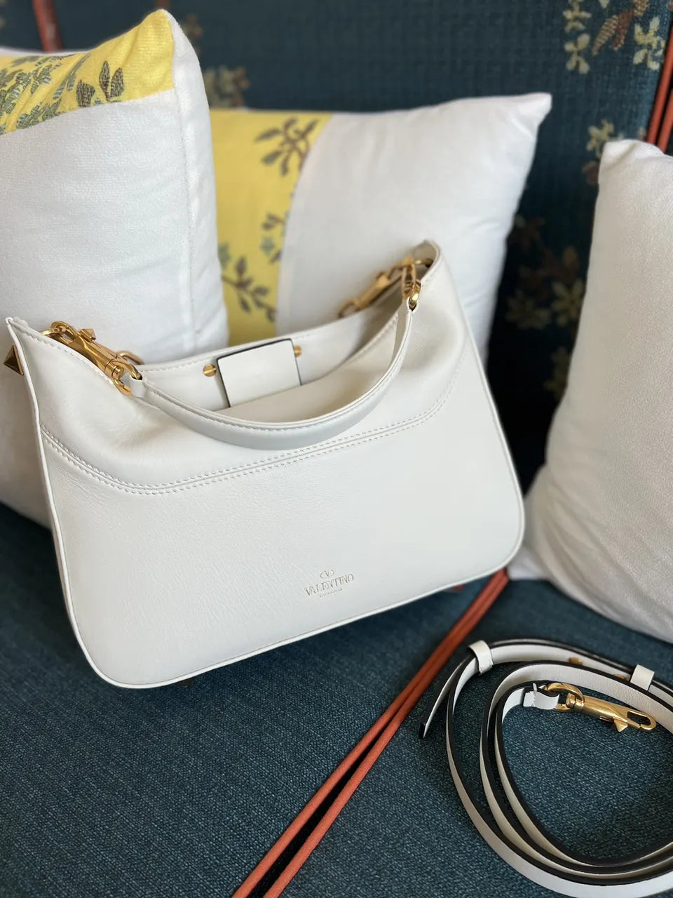 gold Valentino White Leather Shoulder Bag - Hình 3