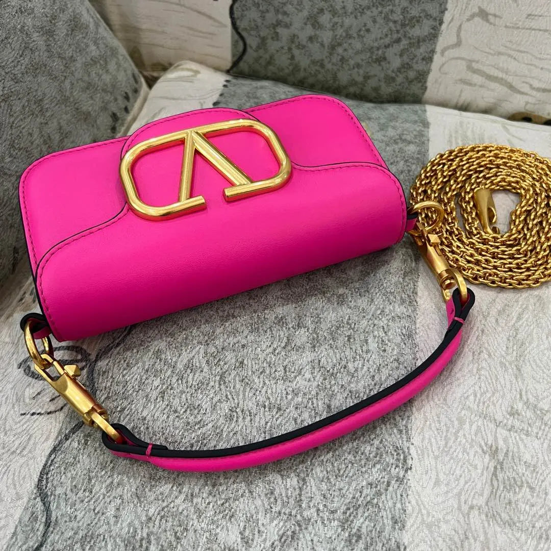 gold Valentino Shocking Pink VLogo Bag - Hình 3