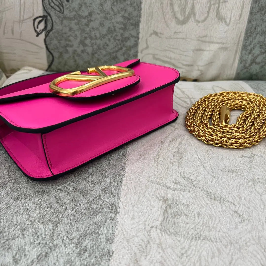 gold Valentino Shocking Pink VLogo Bag - Hình 4