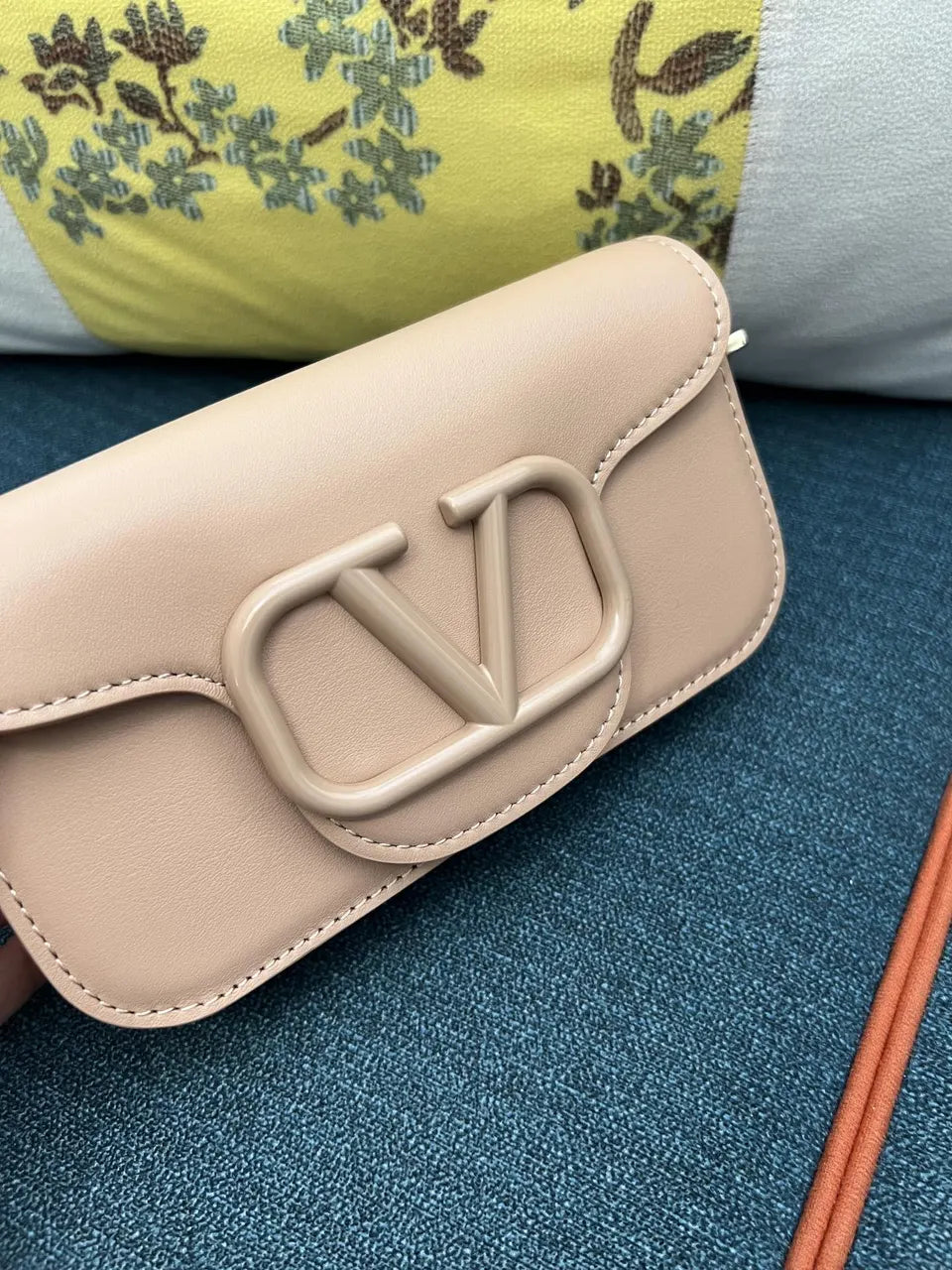 Valentino Nude Sign-Me Bag - Hình 4