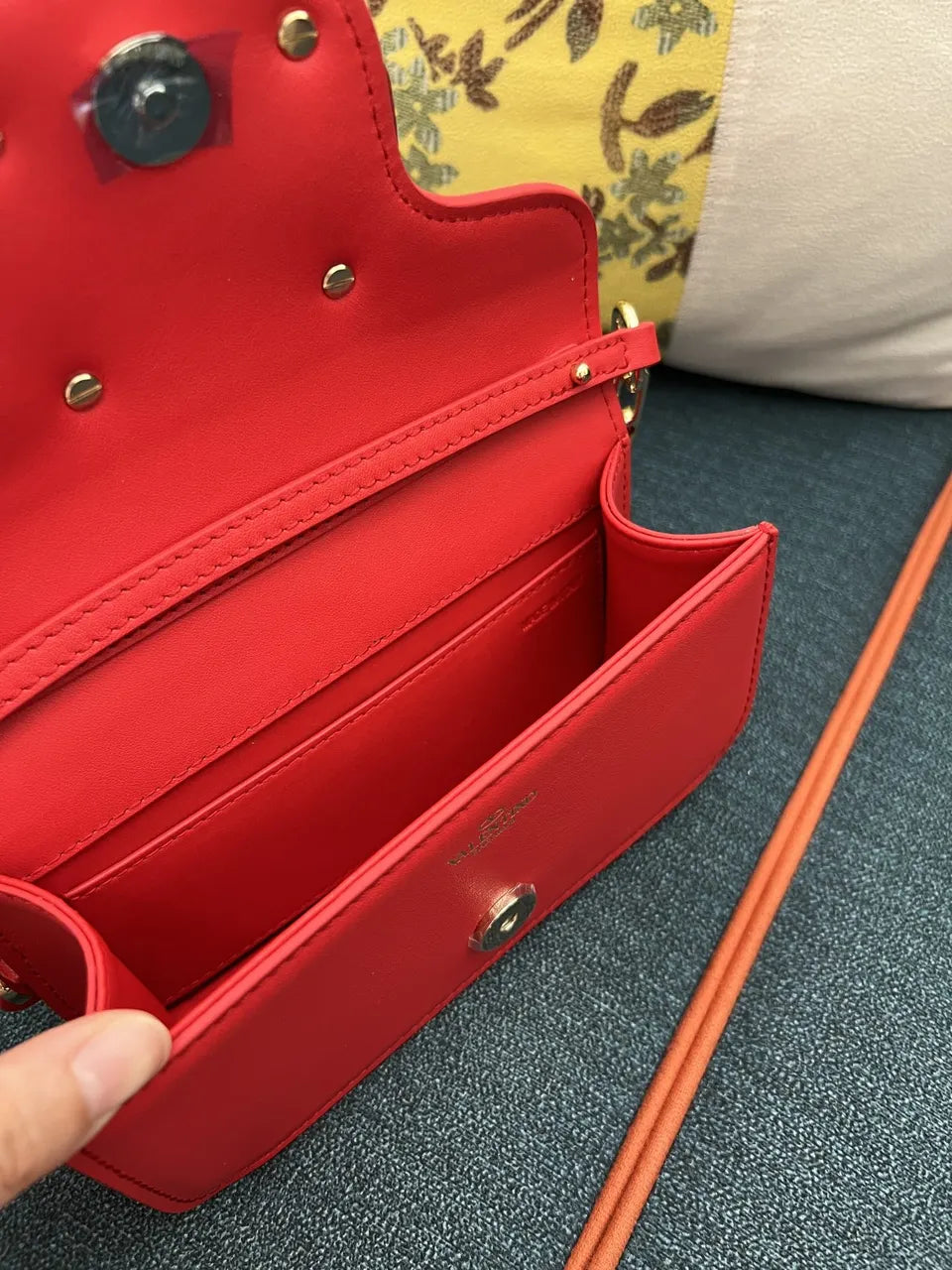 Valentino Red VLogo Bag - Hình 7