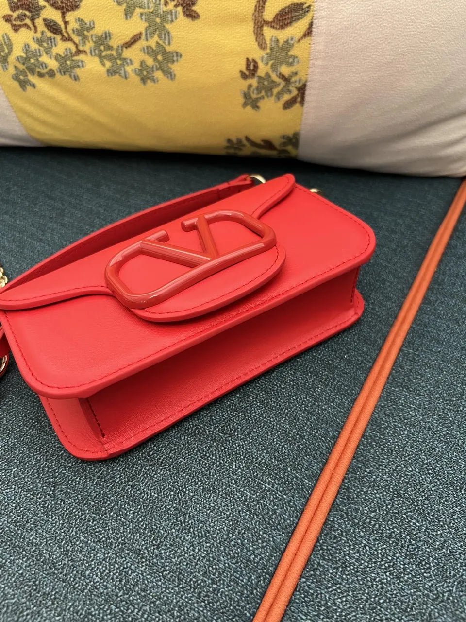 Valentino Red VLogo Bag - Hình 3
