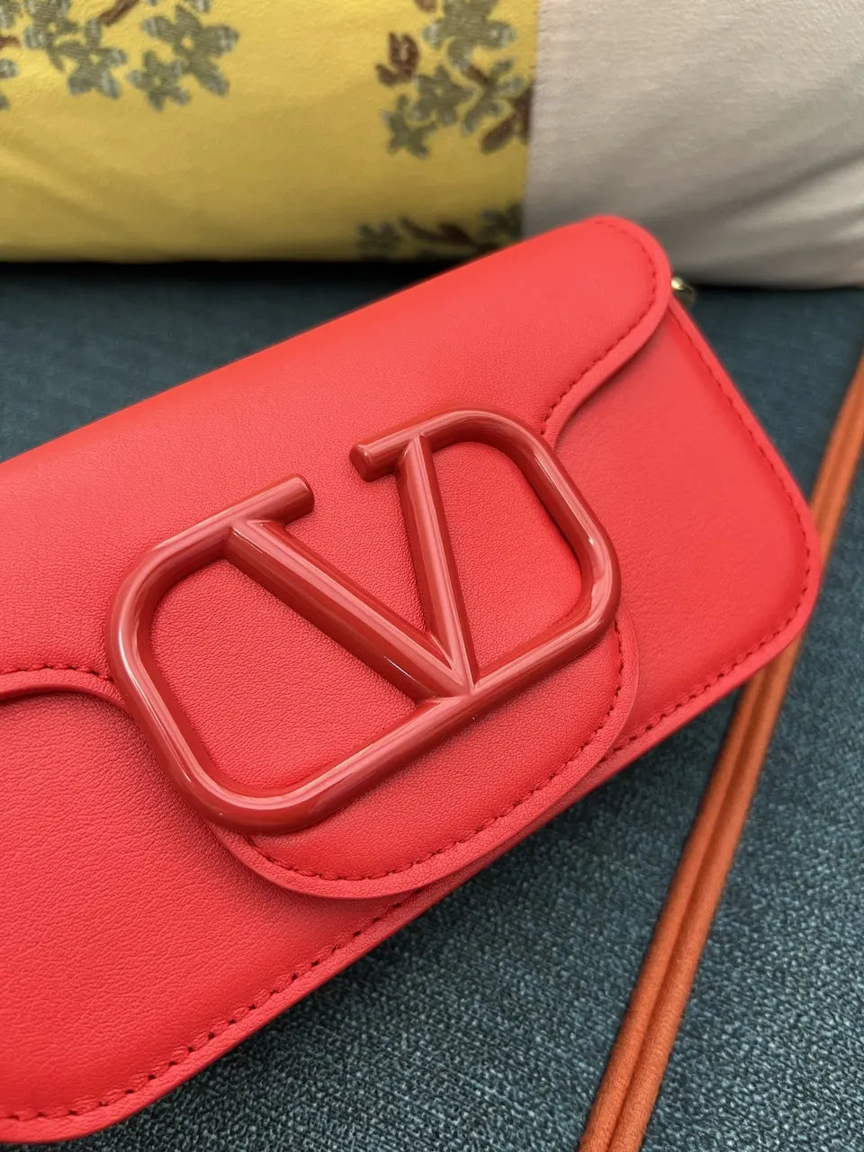 Valentino Red VLogo Bag - Hình 4