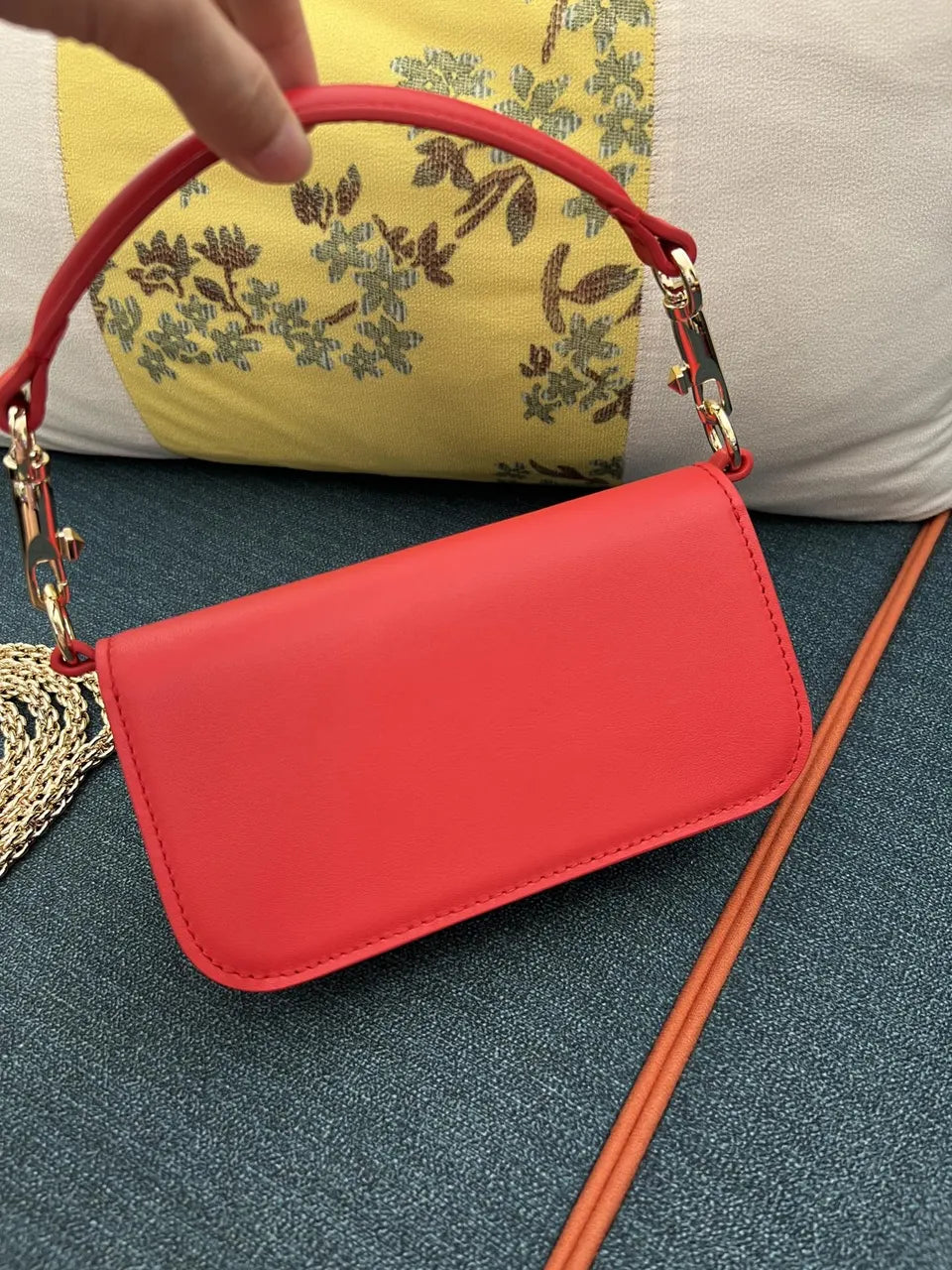 Valentino Red VLogo Bag - Hình 5