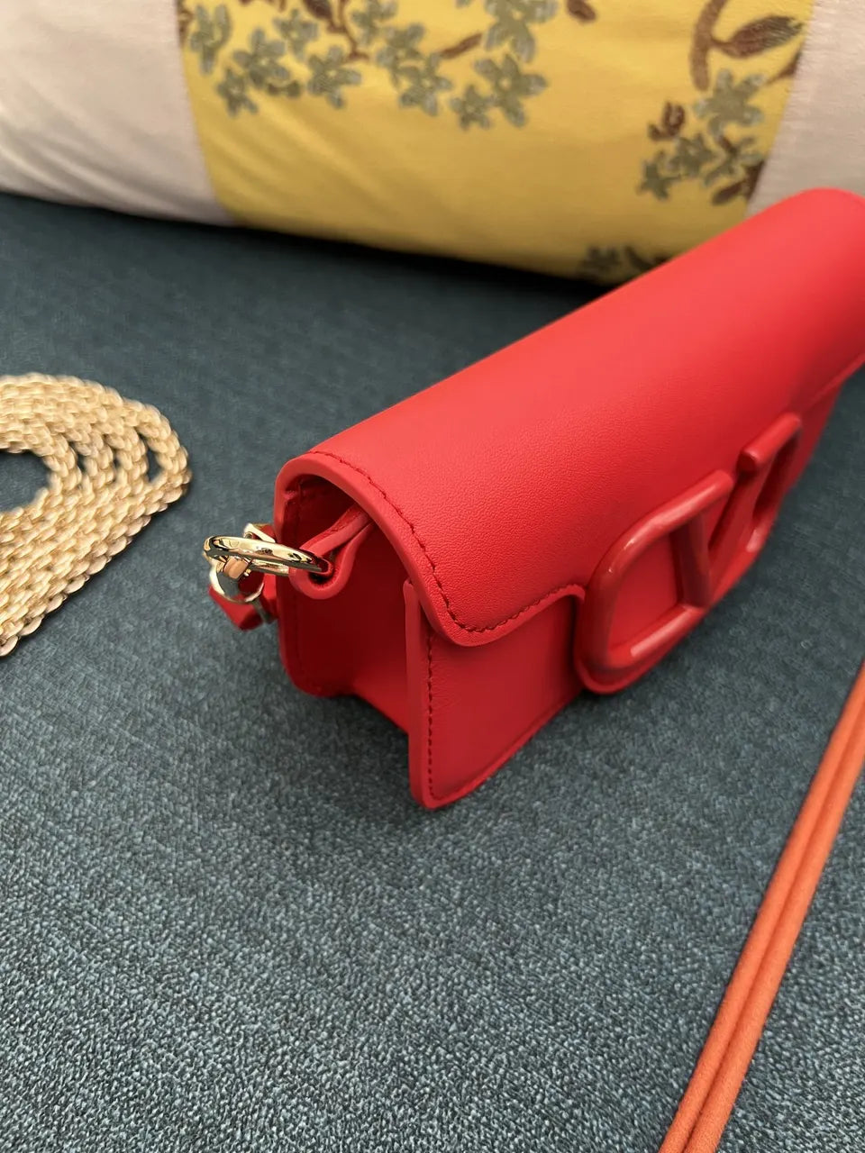 Valentino Red VLogo Bag - Hình 2