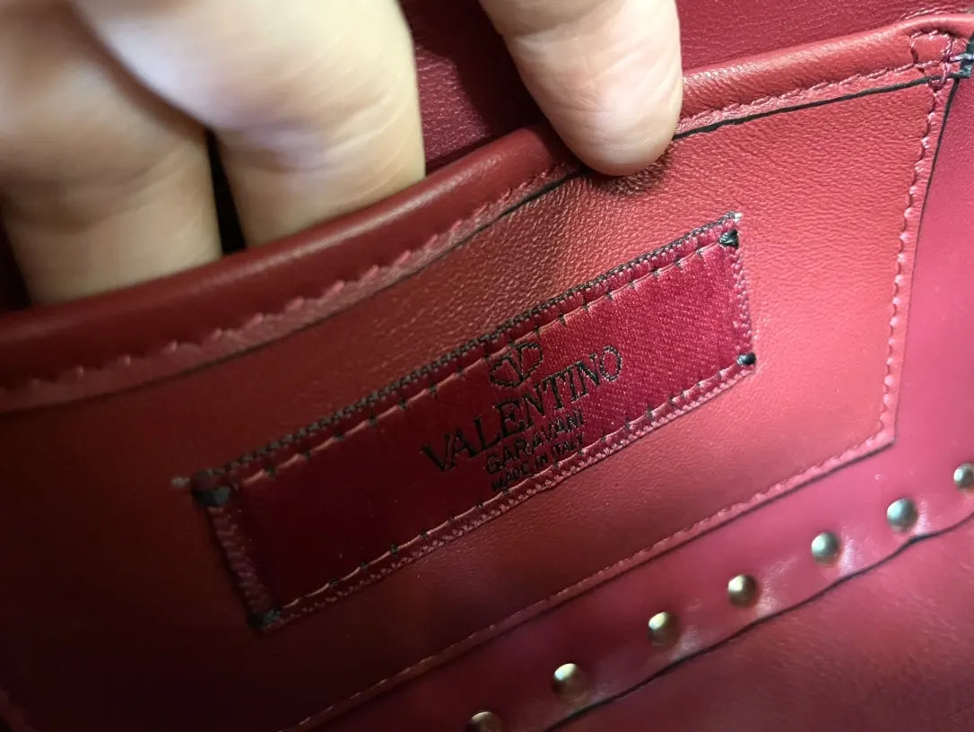 Valentino Burgundy Quilted Rockstud Bag - Hình 7