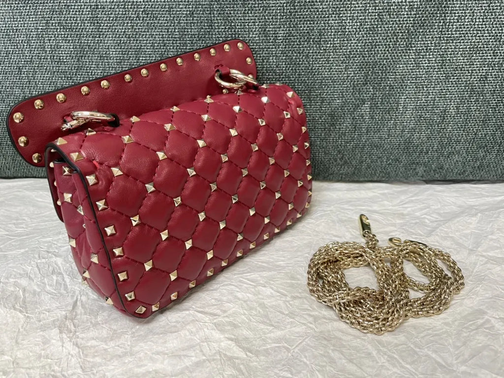 Valentino Burgundy Quilted Rockstud Bag - Hình 2