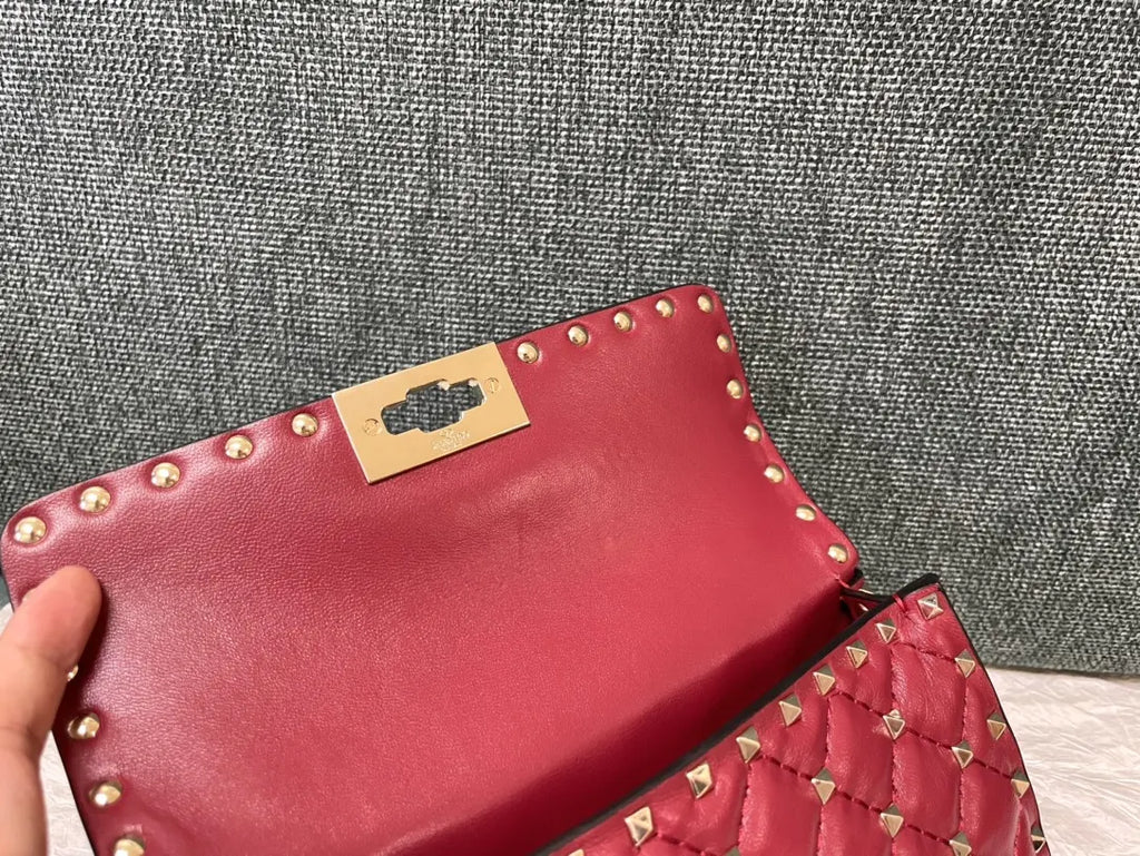 Valentino Burgundy Quilted Rockstud Bag - Hình 6