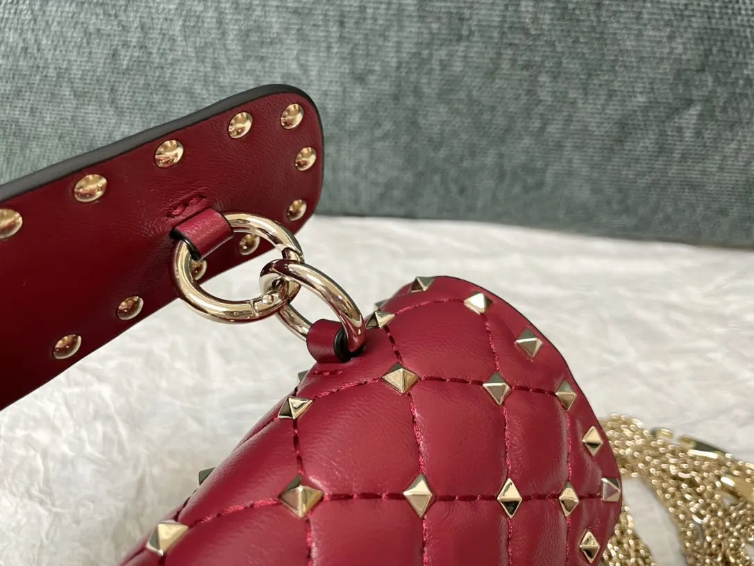 Valentino Burgundy Quilted Rockstud Bag - Hình 4