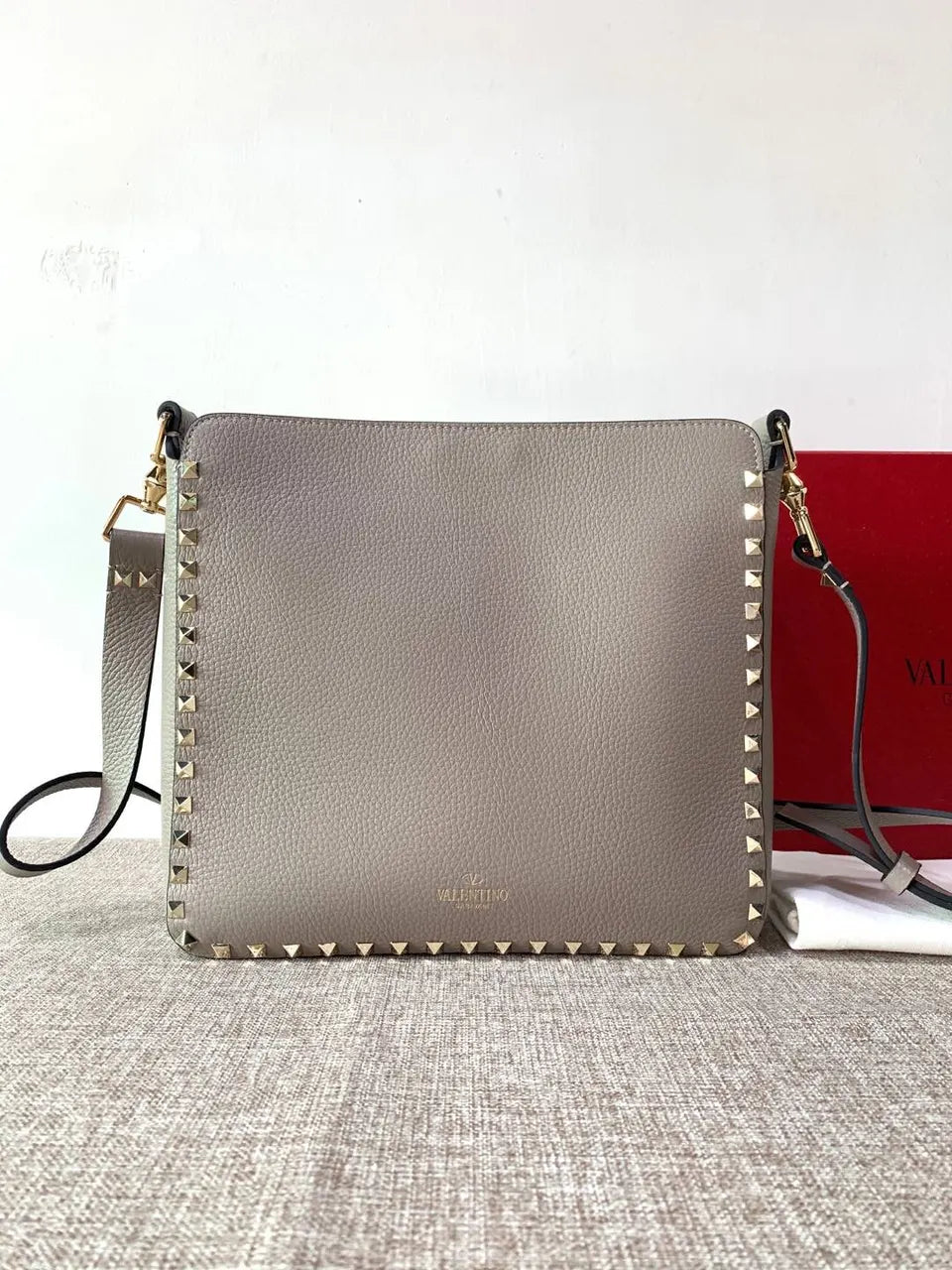 Valentino Grey Rockstud Shoulder Bag - Hình 4