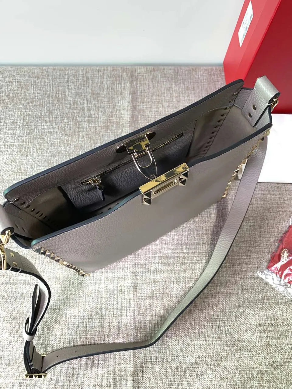Valentino Grey Rockstud Shoulder Bag - Hình 6