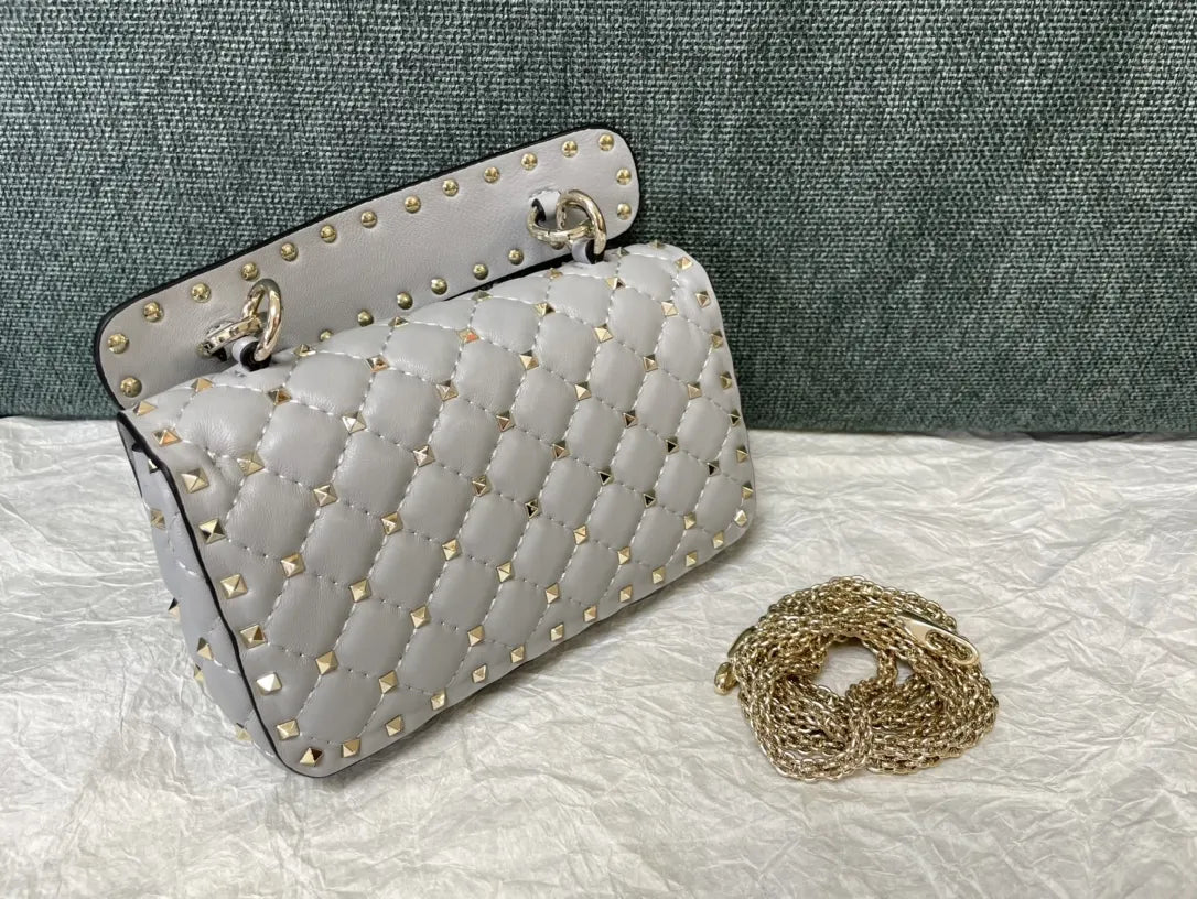 quilted Valentino Gray Roman Stud Bag - Hình 2