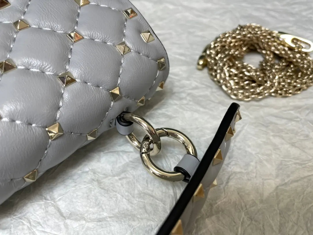 quilted Valentino Gray Roman Stud Bag - Hình 4