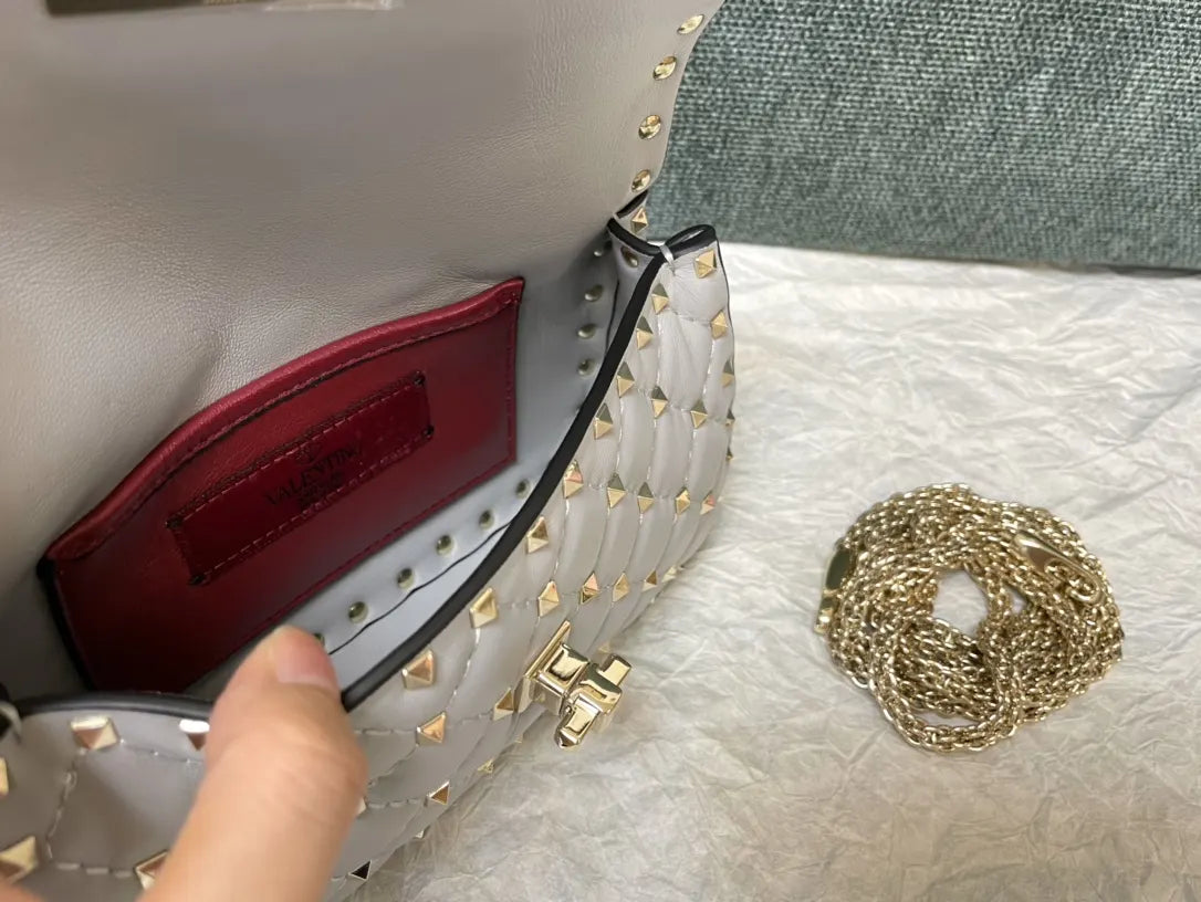 quilted Valentino Gray Roman Stud Bag - Hình 7