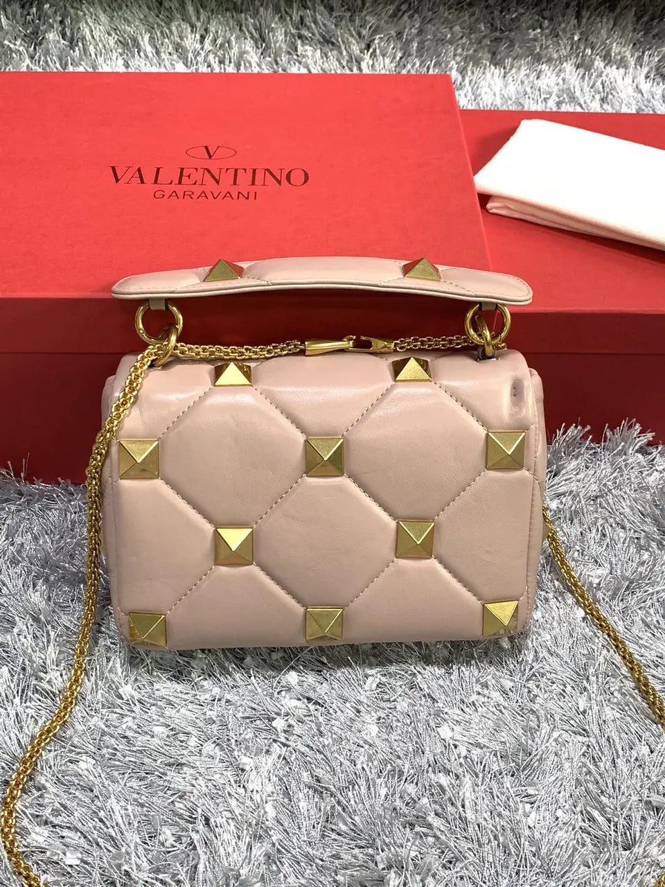Valentino Pink Roman Stud Bag gold - Hình 6