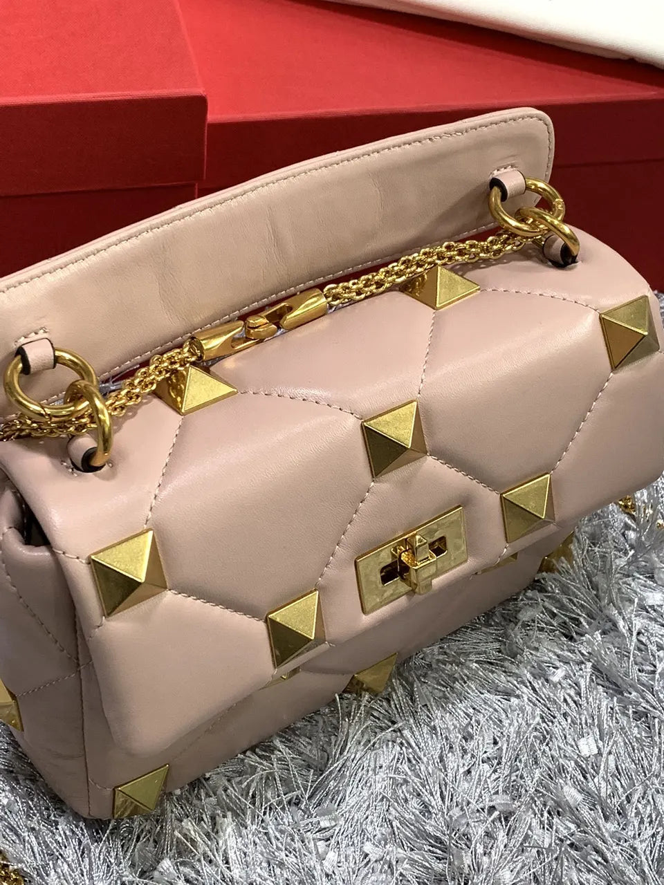 Valentino Pink Roman Stud Bag gold - Hình 3
