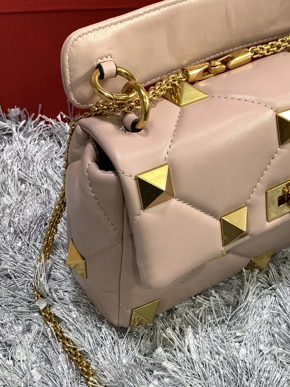 Valentino Pink Roman Stud Bag gold - Hình 2