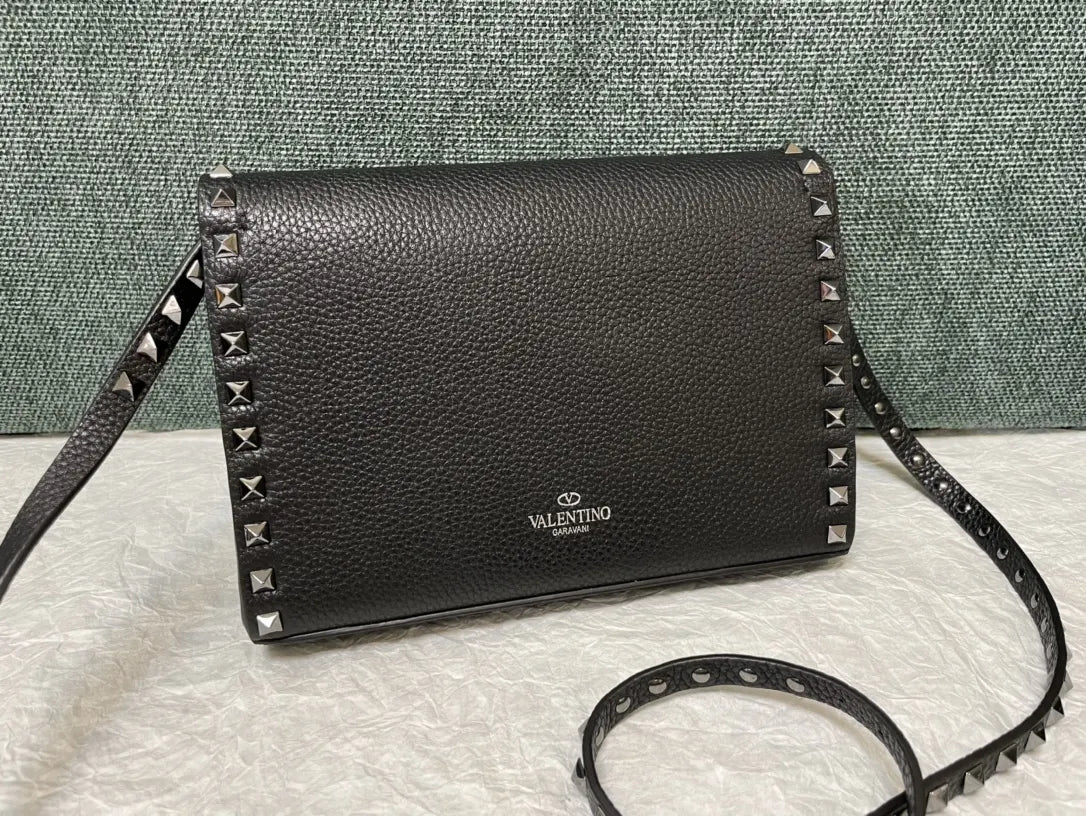 Valentino Spike Me Bag Black - Hình 4