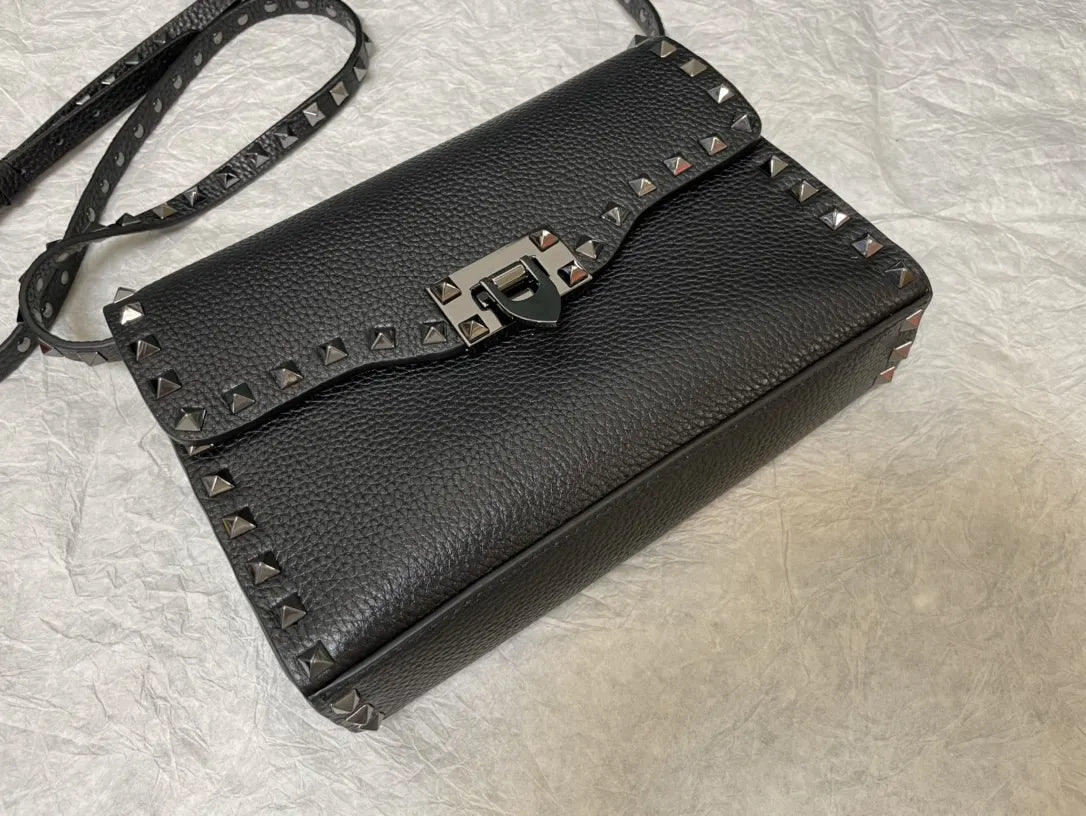 Valentino Spike Me Bag Black - Hình 3