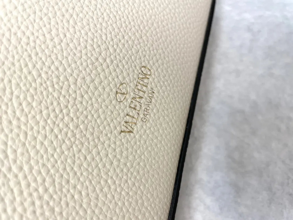 Valentino Ivory Rockstud Crossbody - Hình 5